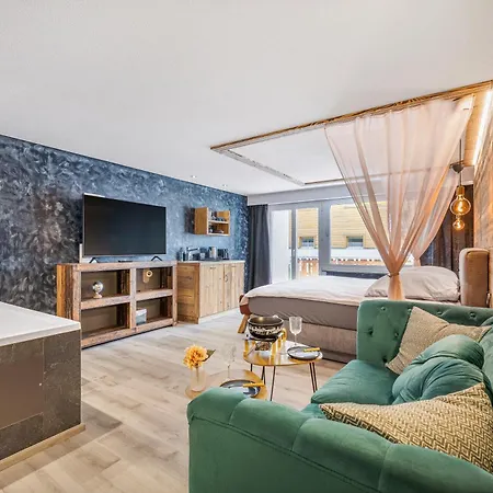 Lady Hamilton Лойкербад